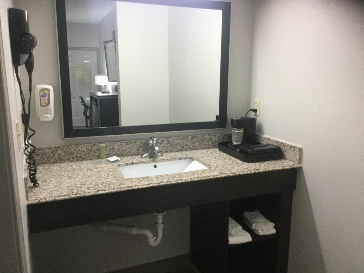 Muskogee Inn And Suites エクステリア 写真