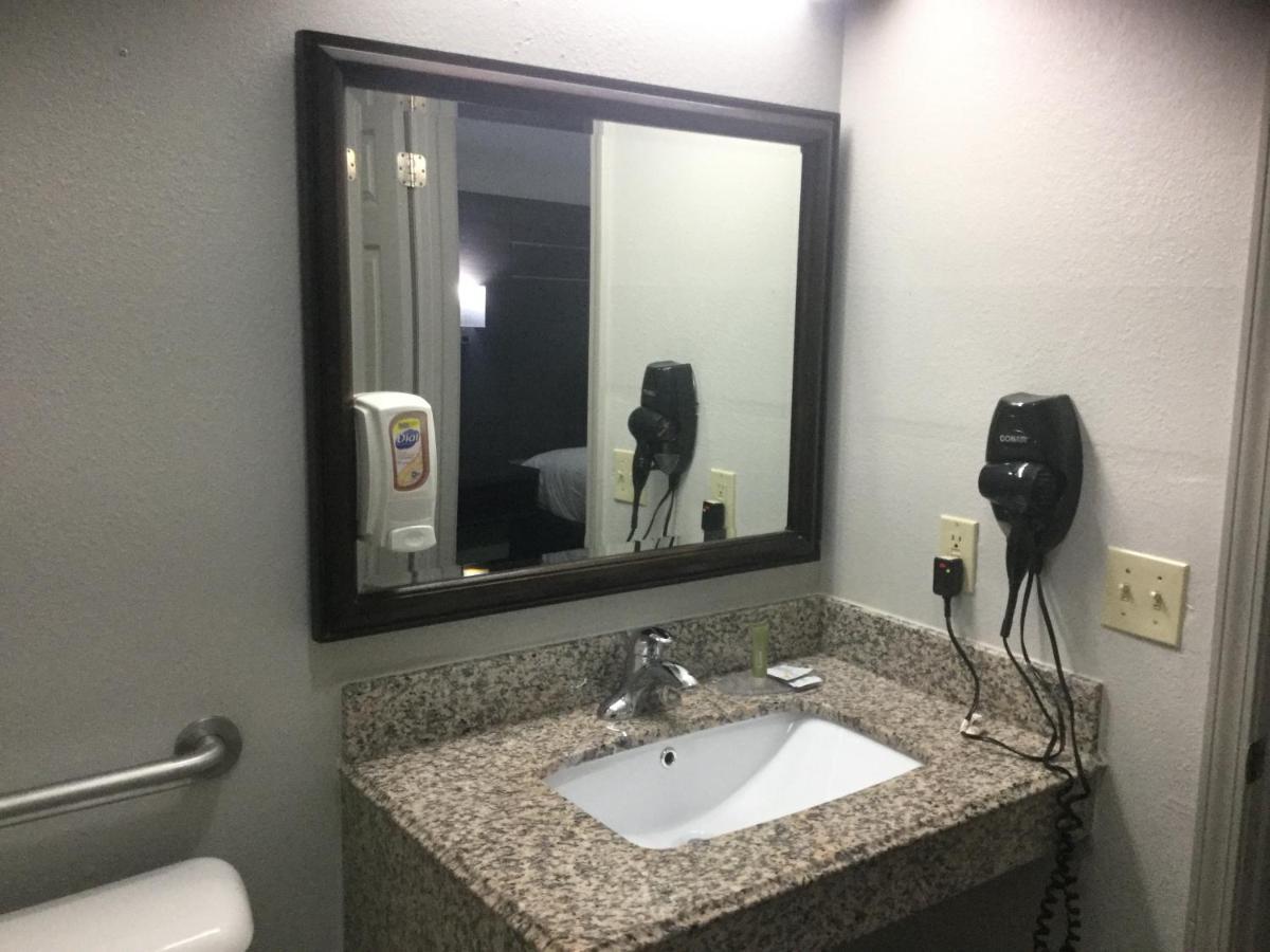 Muskogee Inn And Suites エクステリア 写真
